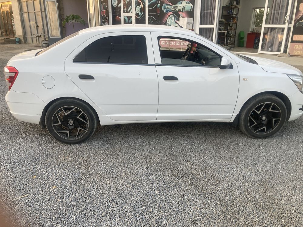 Saka deska 17 baloni bilan