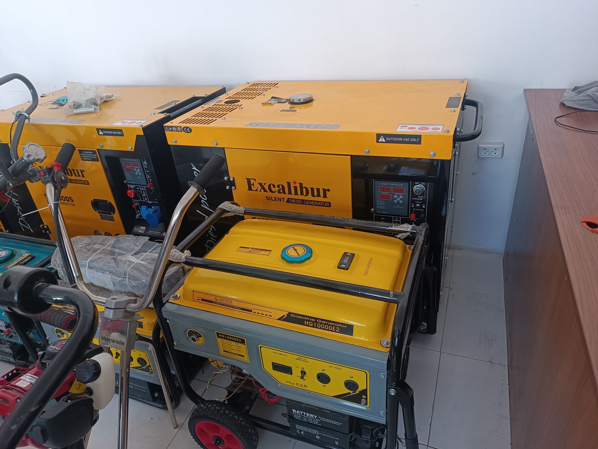 Generator asartimentlari bor.