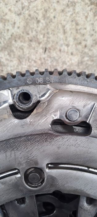 Kit ambreiaj volanta cu masa dubla vw Golf 6 1.6 TDI cayc Sachs noua