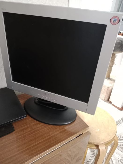 Продам манитор в отличном состоянии