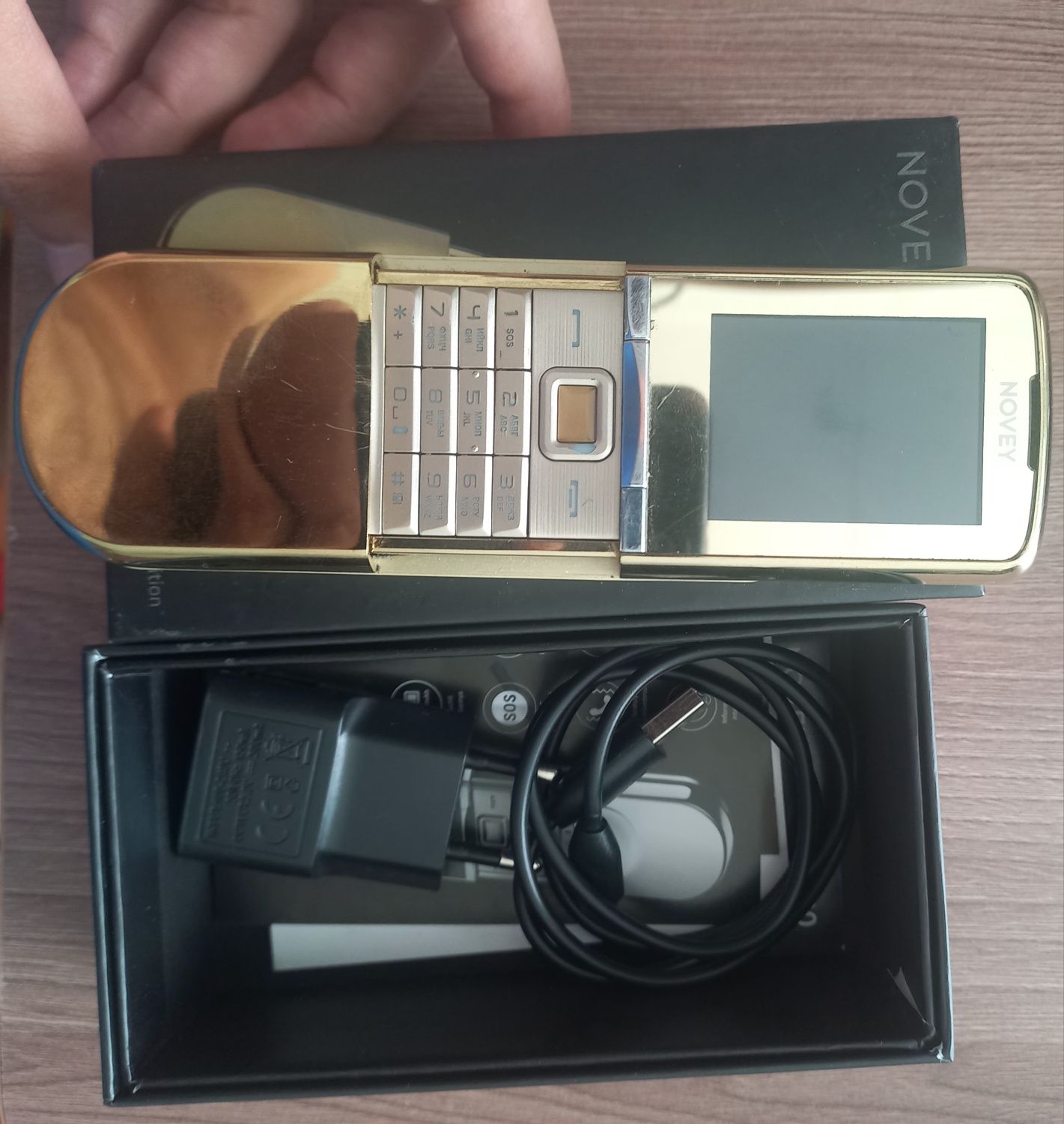 Novey ( Classic Gold Edition )