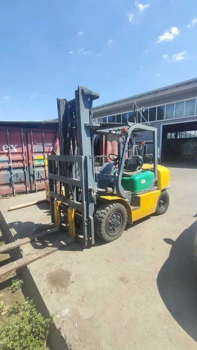 Вилочный погрузчик Komatsu FD35NT-8 2006 г.