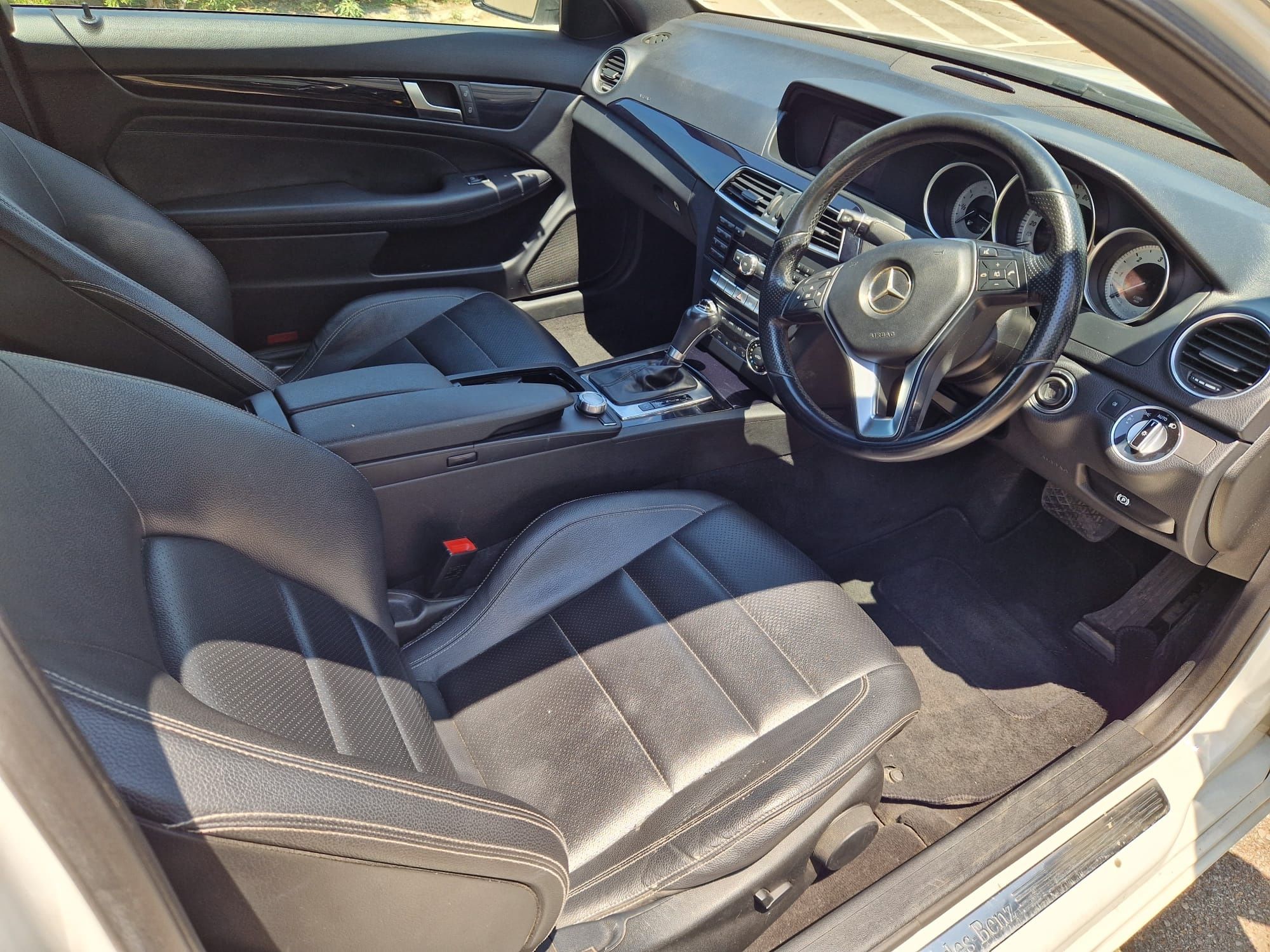Dezmembrez Mercedes C220 AMG W204 an 2014 fără motor orice piesă dispo
