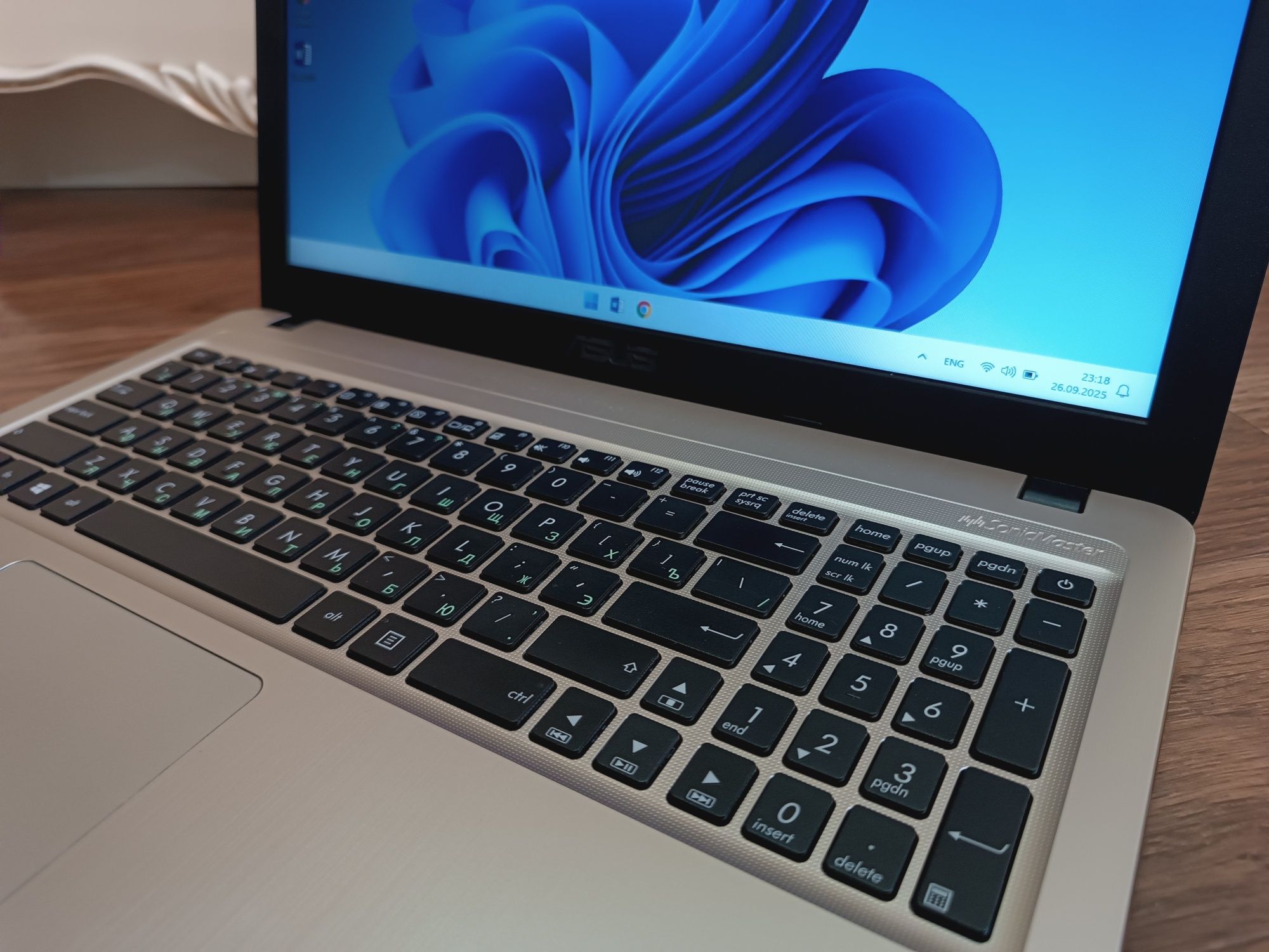 НОУТБУК Asus в отличном состоянии.