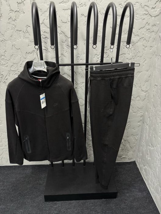 Nike tech fleece нов с етикет