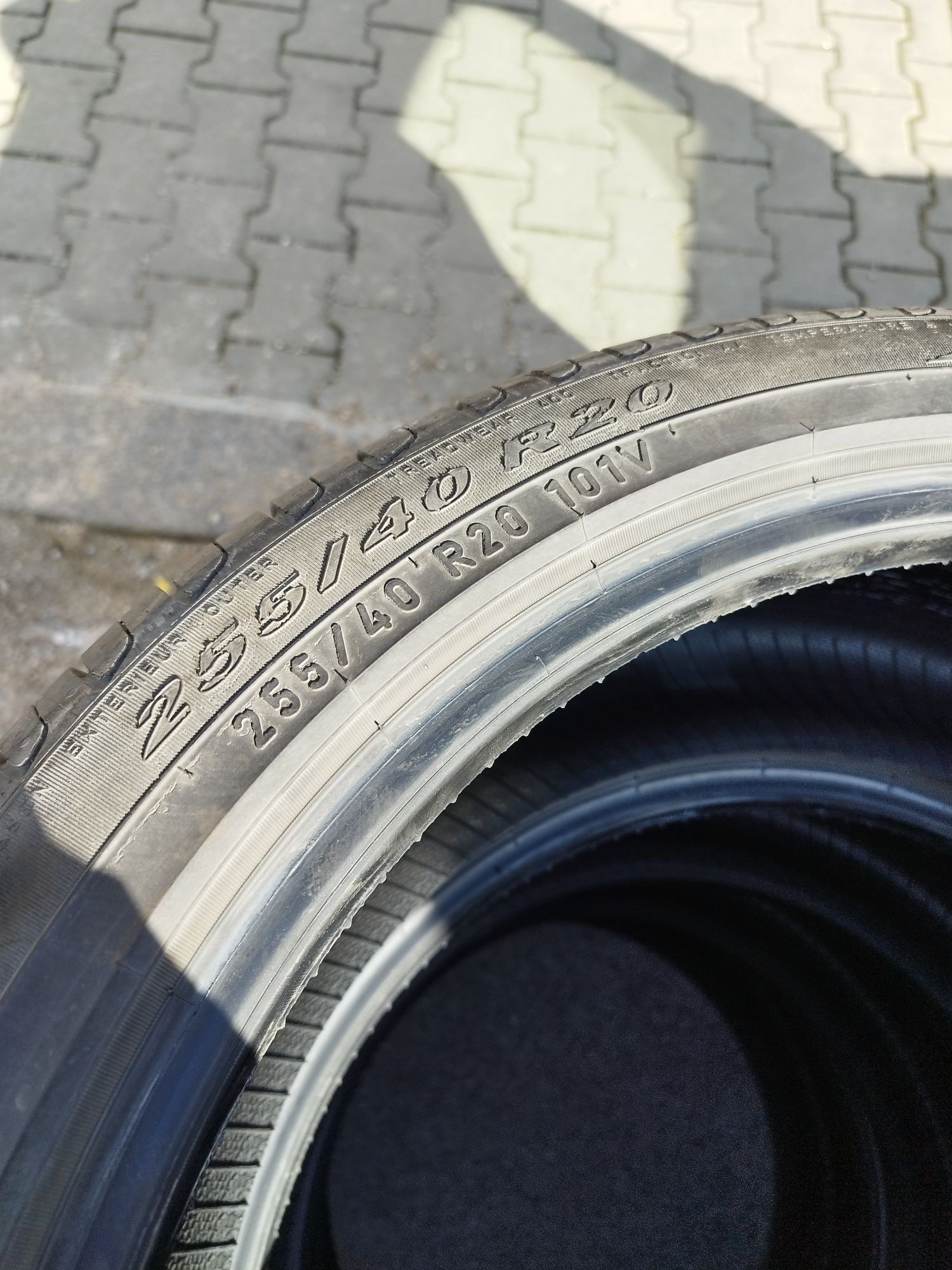 Гуми 255 40 20 Pirelli