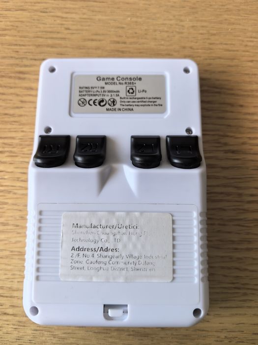 Нова игрова Конзола R36S