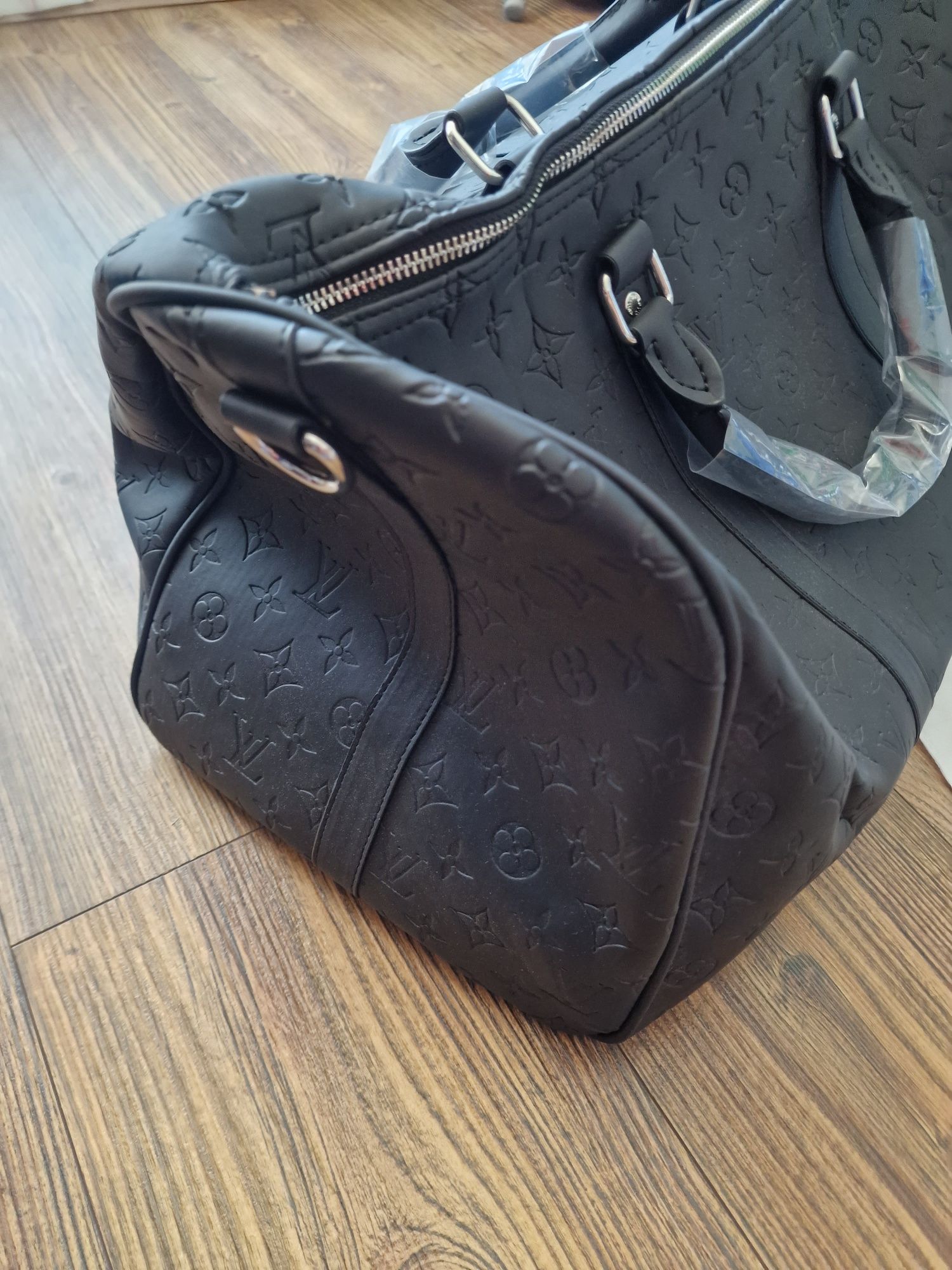 Страхотен пътнически сак LOUIS VUITTON,   среден размер