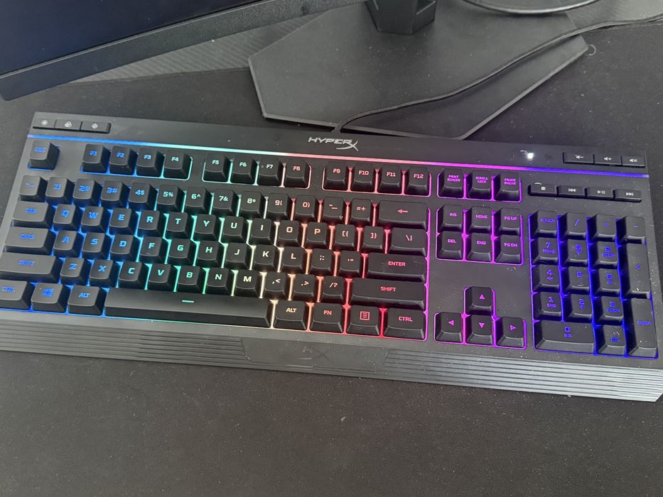 Vand tastatura gaming hyperX rgb