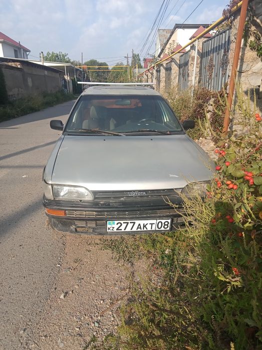 Toyota Corolla 1989 г.в. Универсал. Обьём 1.6 л. На ходу.