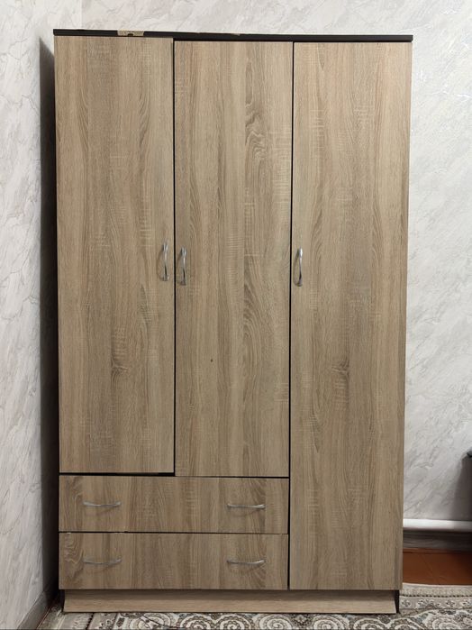 Шкаф 3-рех дверный