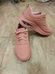 Продавам дамски маратонки Skechers