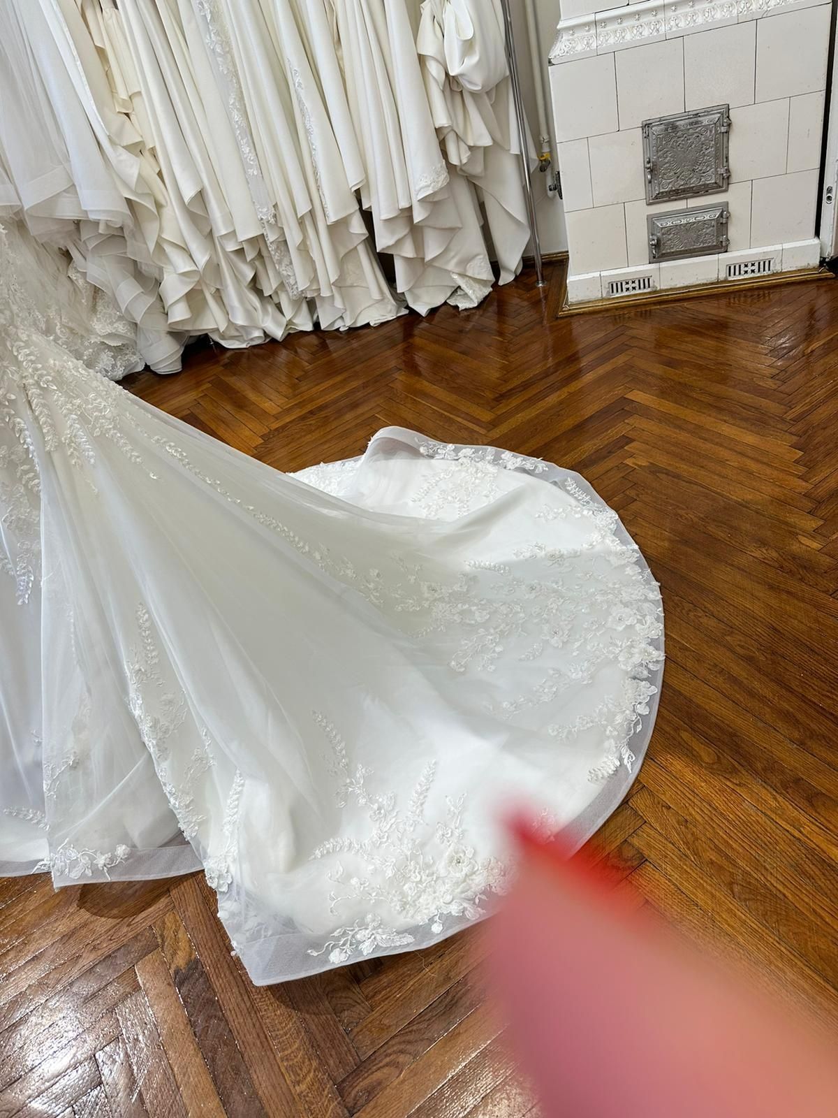 Rochie alba de mireasa tip sirena,La Novia