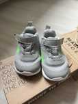 Маратонки nike revolution 6