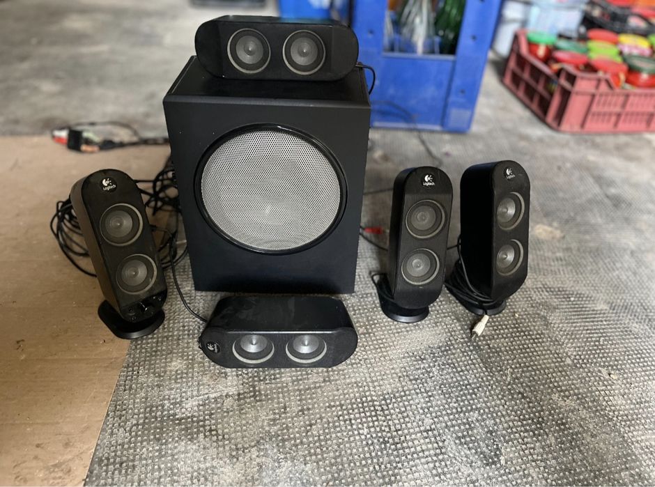 Logitech LE VÂND că m-am mutat la țară sunt perfecte pentru oraș .blok