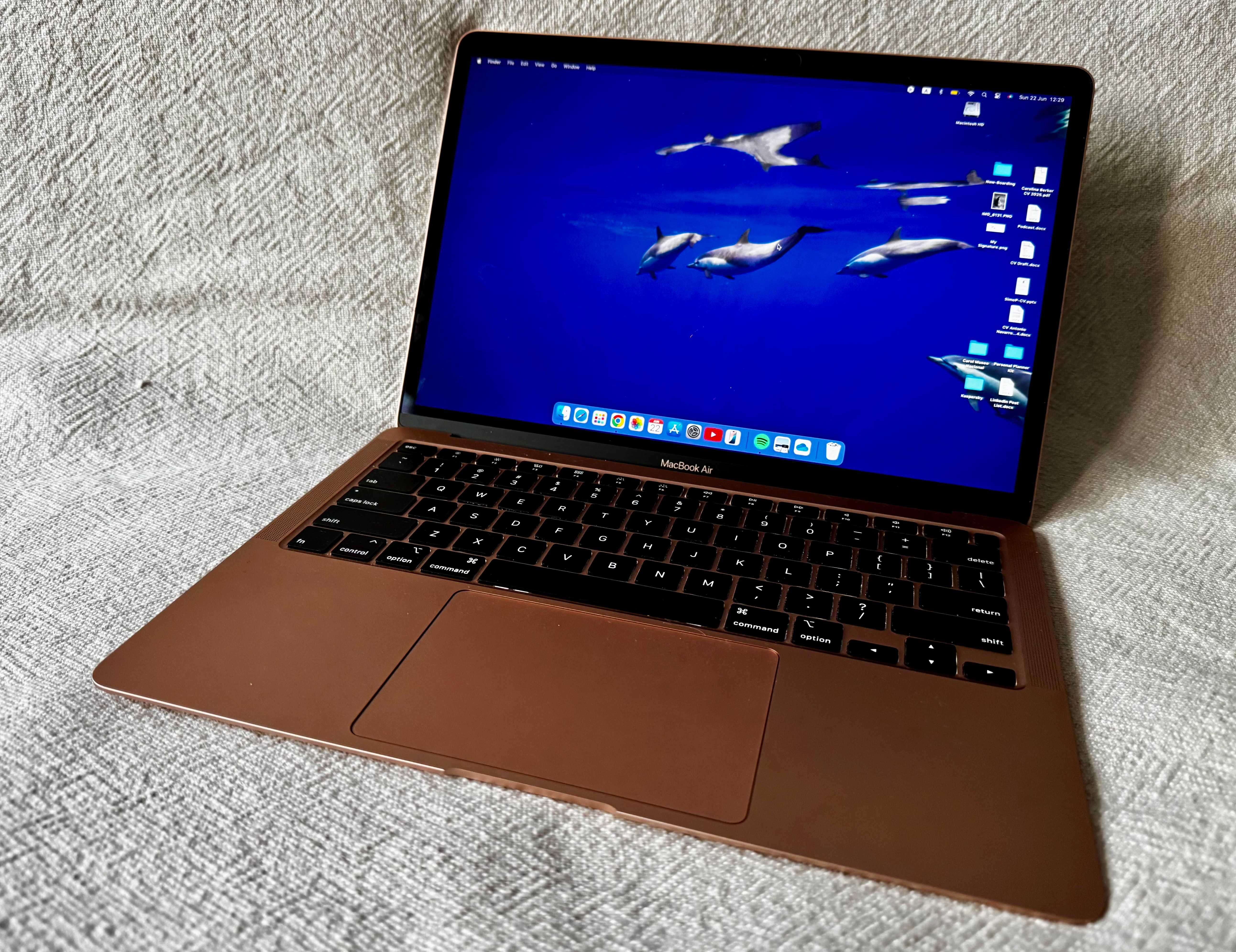 Apple MacBook Air Rose Gold 13 инча