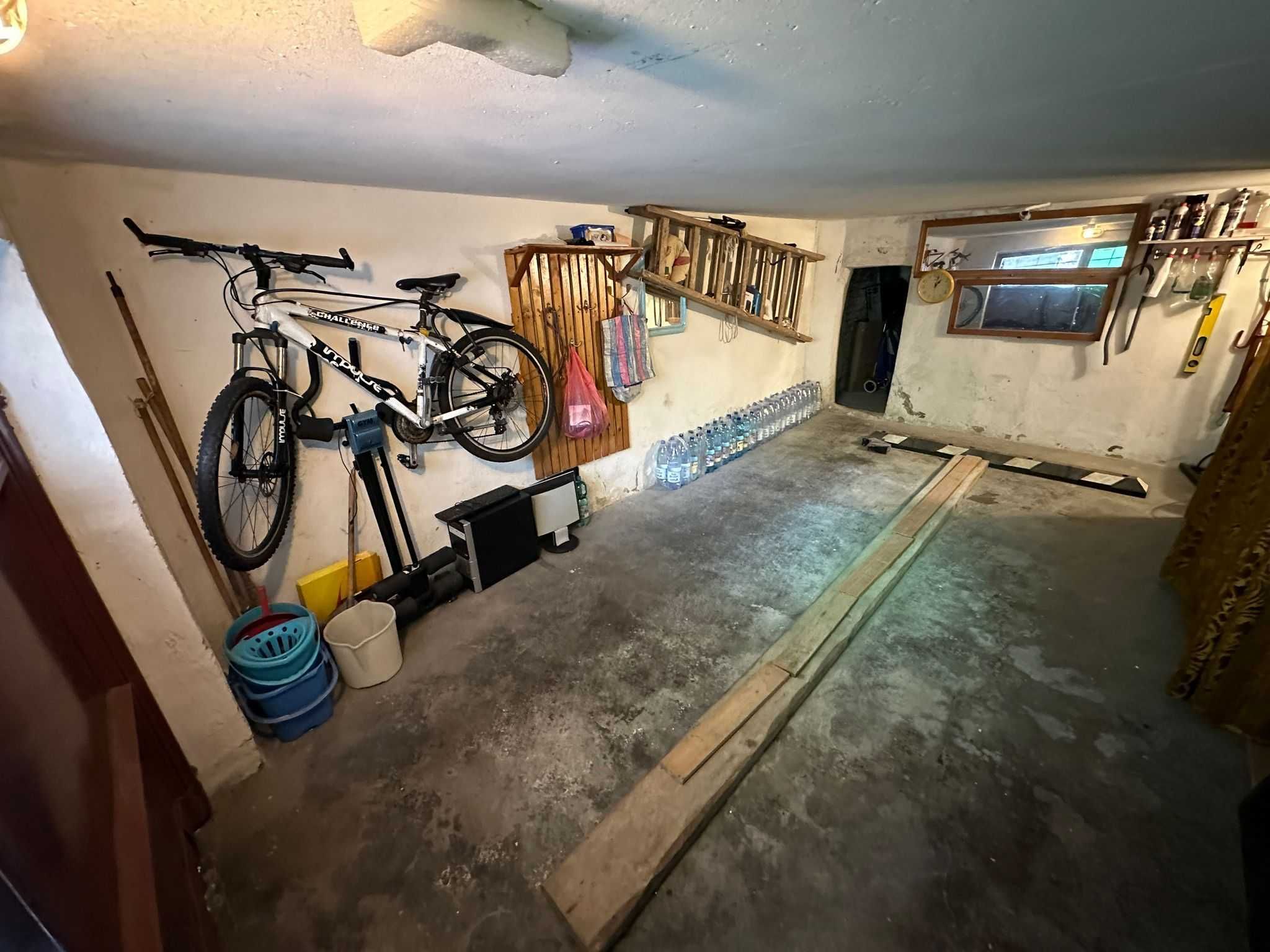 Vand apartament 4 camere + garaj 20mp la subsol, zona Victor Babes