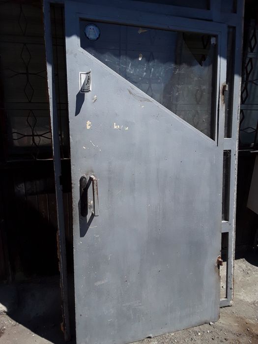 Метална портална врата