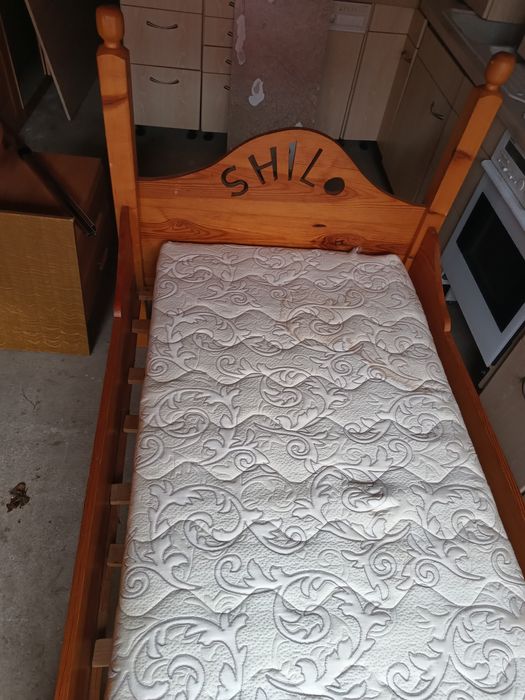 paturi o persoană lemn masiv