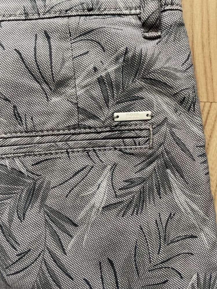 HUGO BOSS / мъжки къс панталон W34