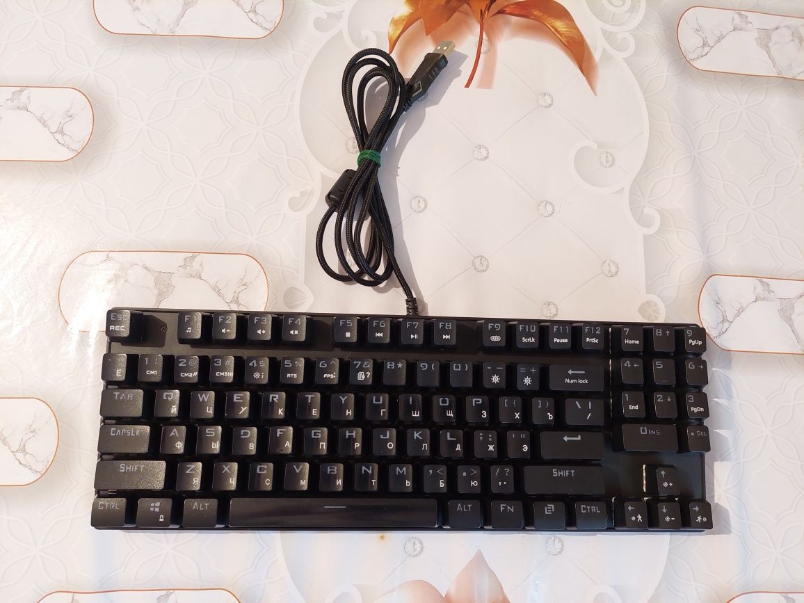 Продам клавиатуру METOO Z55
