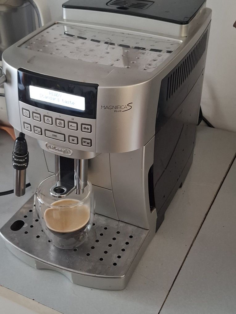 Delonghi Magnifica S кафемашина кафеавтомат
