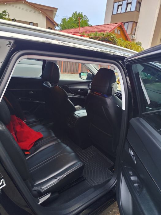 Vând Peugeot 5008 2019