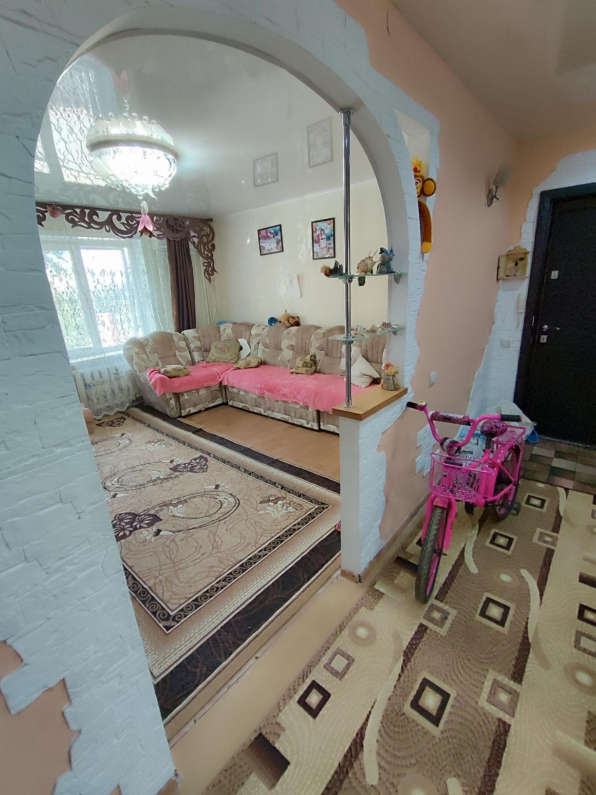 Продается 2-комн (7-43, 1 эт)