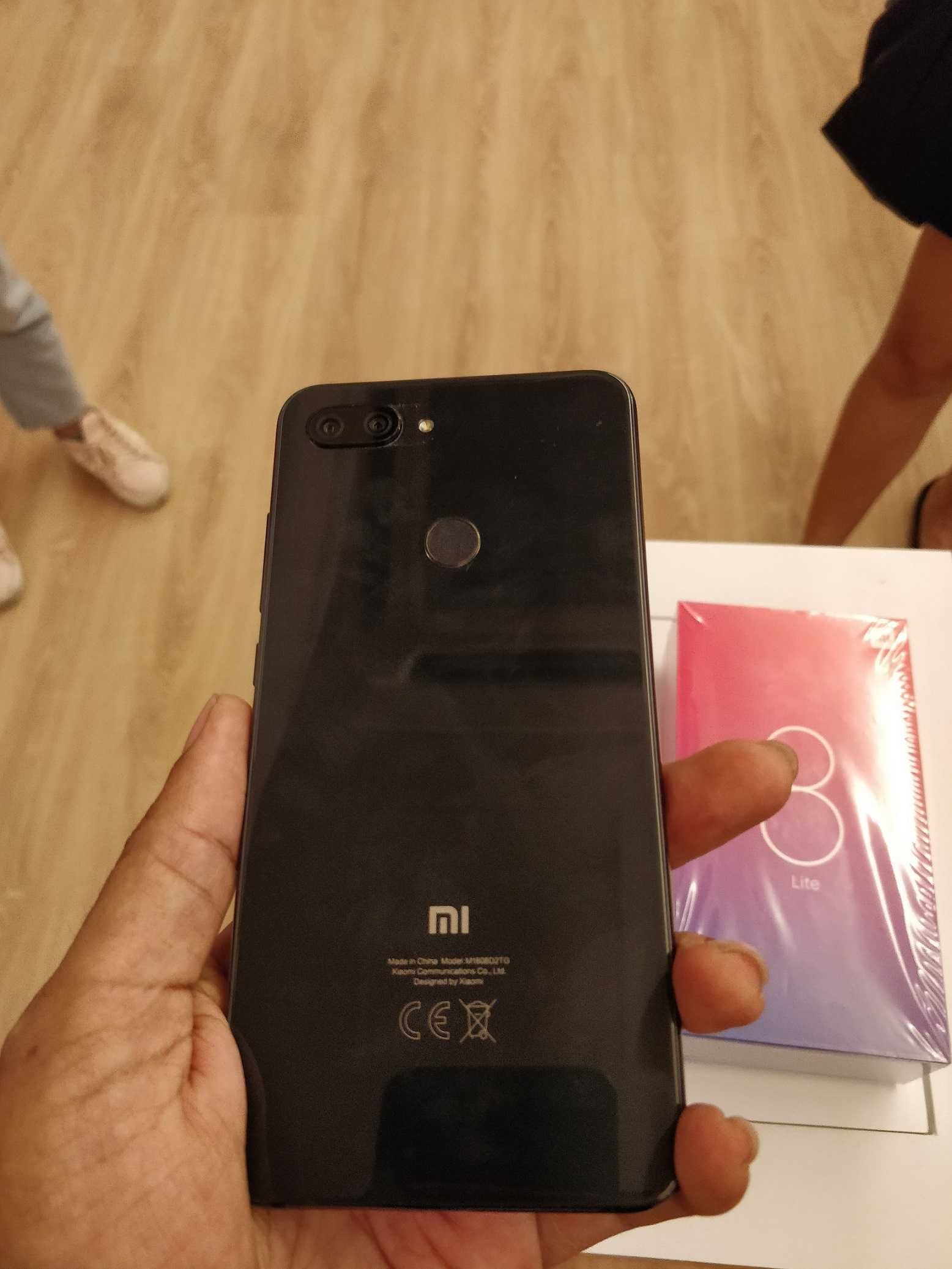 Xiaomi Mi 8 lite 64/4gb в отличном состоянии