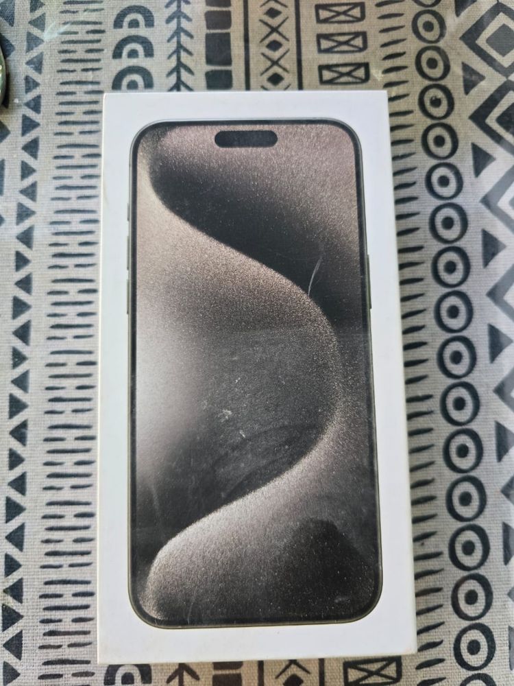 Iphone 15 pro max 256 , apple Watch SE (Gen 2) 44 mm