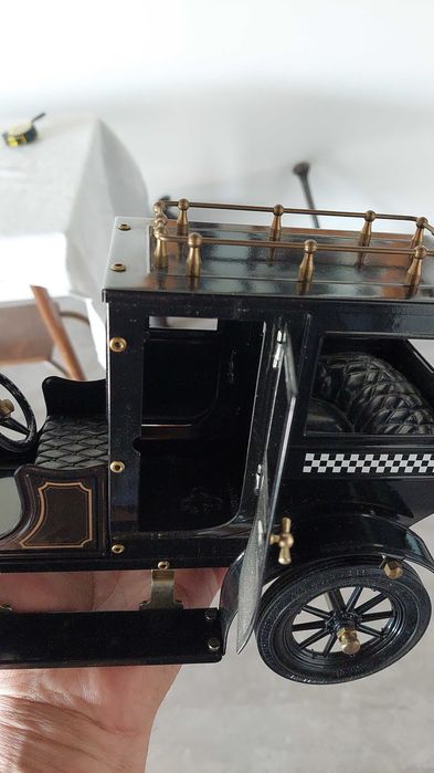 Masinuta de colectie.Taxi de la inceput de sec.xx.