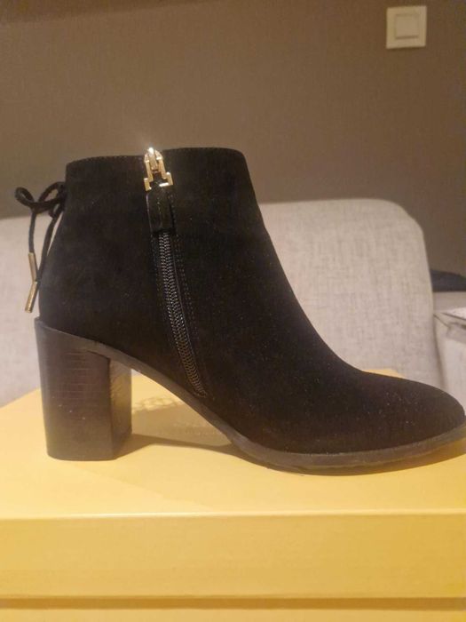 Боти на ток,  SARA PEN