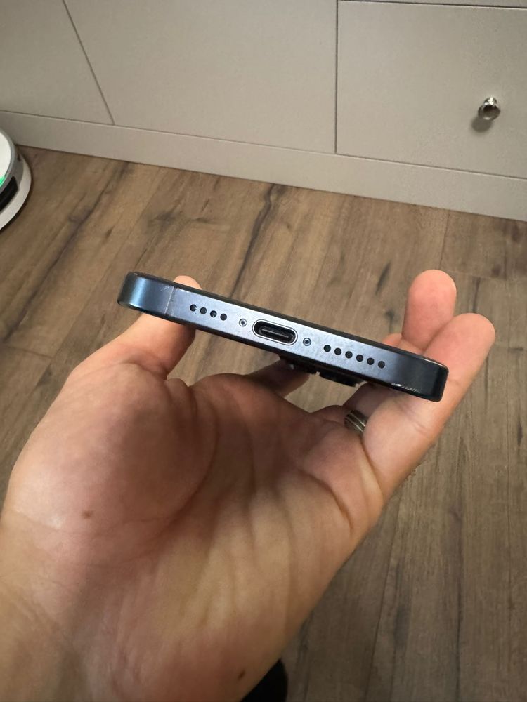 Iphone 15 Pro Max/90% bateria/liber de retea/Negru