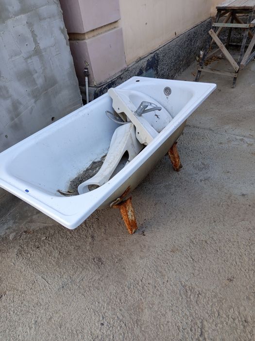 Продам ванну и раковин