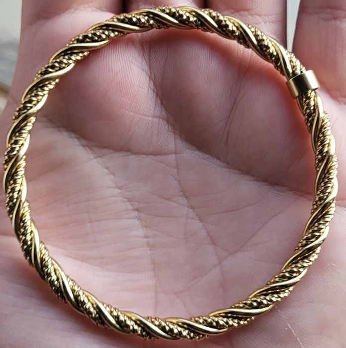 Твърда гривна с плетка и 18К златно покритие