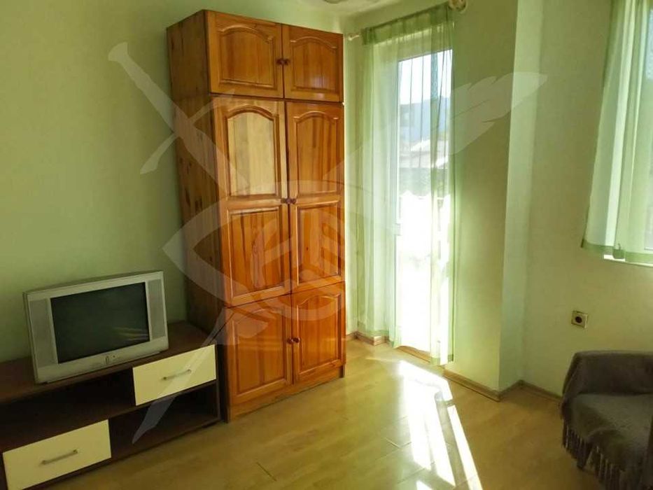 Дава се под наем Тристаен апартамент в Варна, Център - 60 кв.м за 325 € - Снимка #4