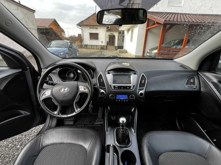 Vând Hyundai IX35
