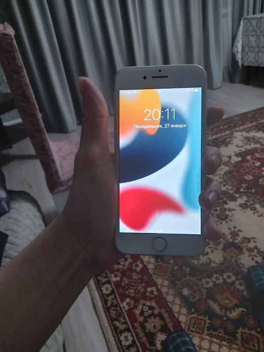Iphone 7, 75% заряда с коробкой