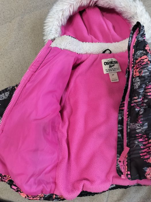 Продается куртка для девочек