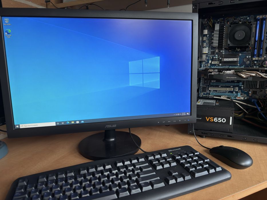 PC complet AMD FX-8350, 16GB RAM, SSD+HDD, R9 270X, ASUS 24”