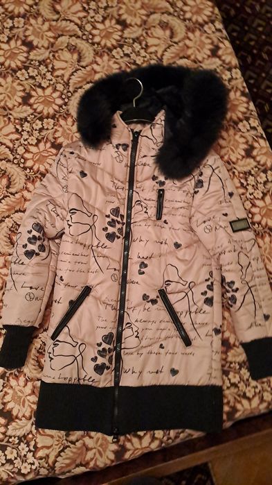 Зимно яке Alessa с подвижна качулка