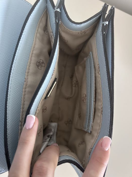 Чанта Guess 22 x 14 x 10.5 cm