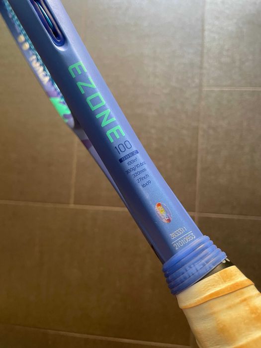 Yonex EZONE 100 (2025), грип 4