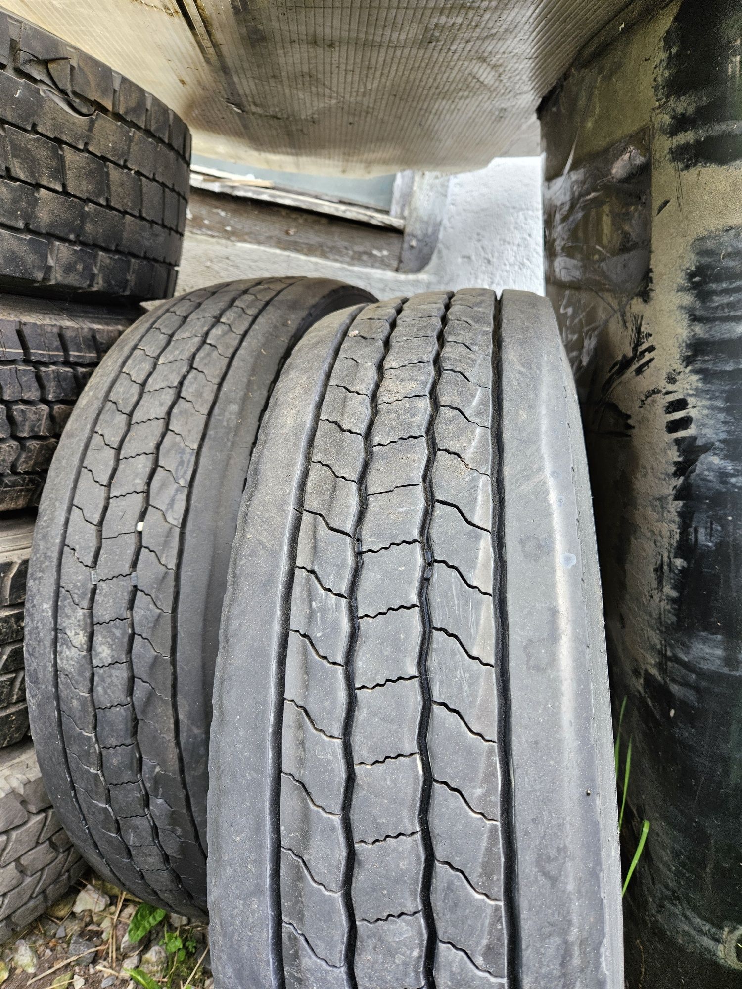 Tractiune spate anvelope cauciucuri 215 / 75 R 17,5 Satoya 4 buc noi