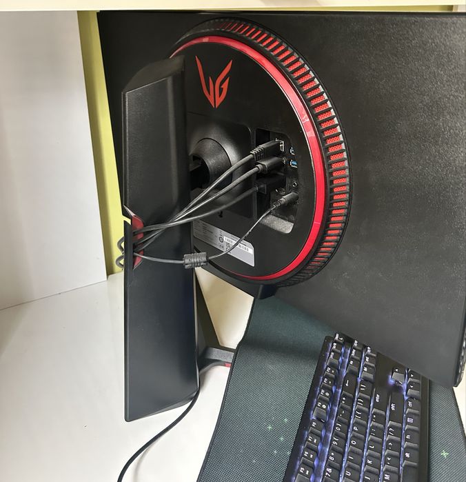 LG Ultragear 27GP850-B 1440p 27” IPS 165hz