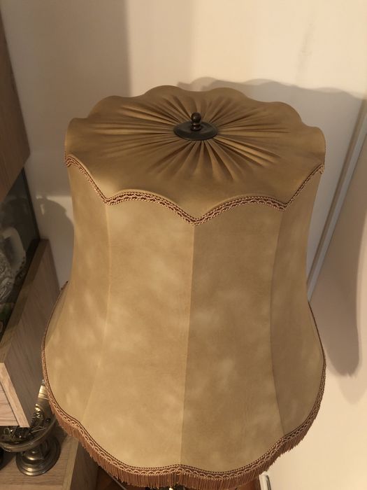 Lampadar vechi cu abajur,corpul din bronz masiv