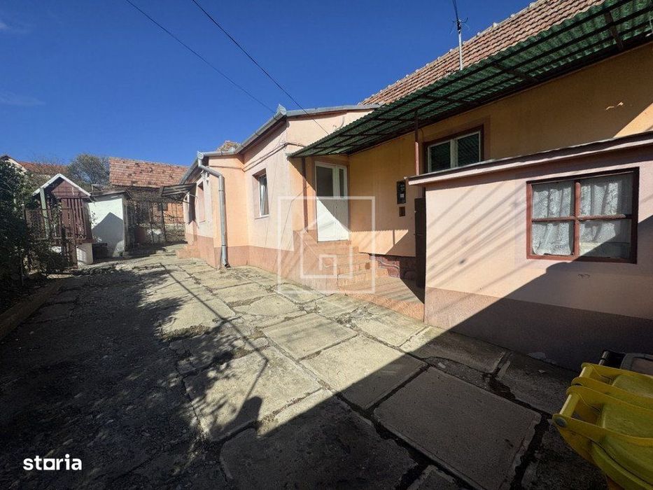 Casa individuala cu 500 mp teren si anexe, langa Sibiu, in Sura Mare