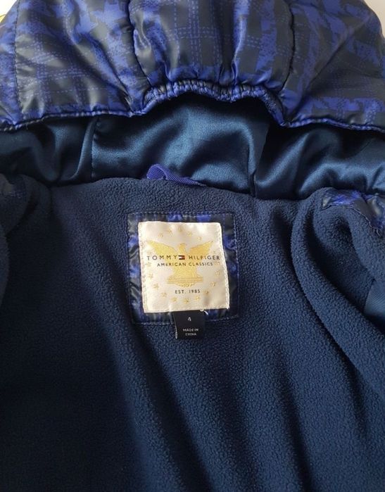 Geaca Tommy Hilfiger 4-5 ani
