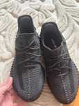 Adidasi Yeezy 350 v2 ( deteriorat putin scrisul inauntru)