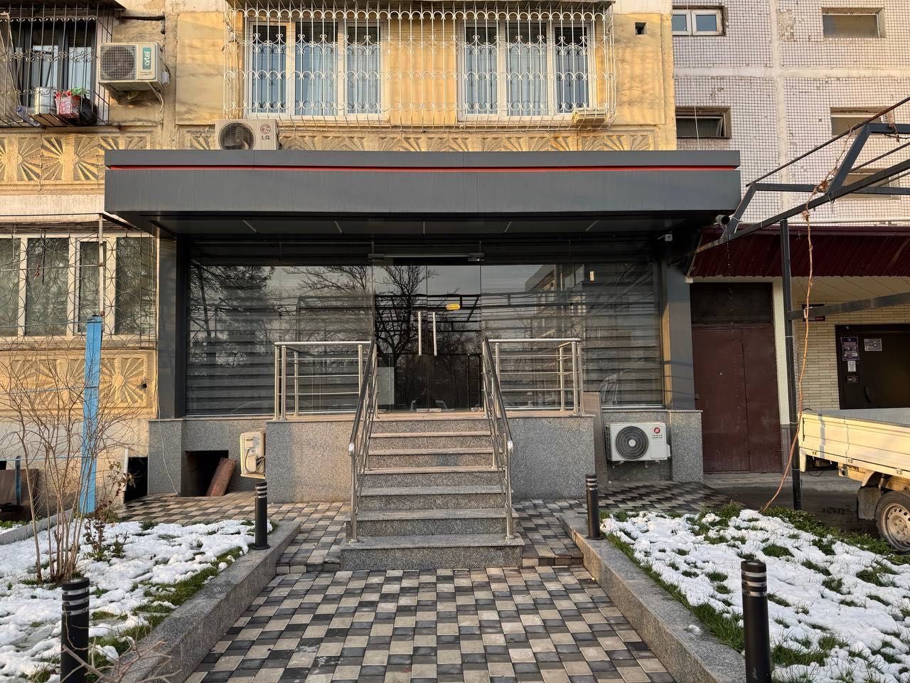 Продаётся офис Кушбеги 120м2